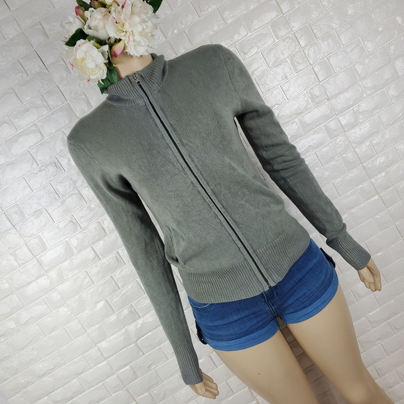 large junior army green full zip sweater ( 5 for $20 ) - Picture 5 of 8